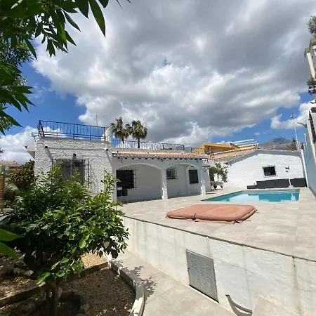 Con Piscina A Un Paso De La Playa *