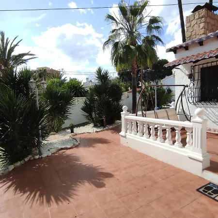 Con Piscina A Un Paso De La Playa Holiday home *