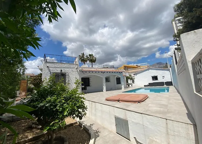 Con Piscina A Un Paso De La Playa *
