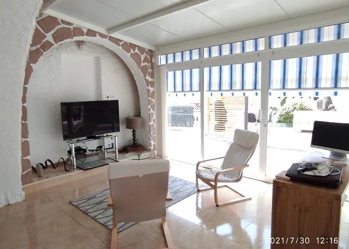 بيت للعطل Con Piscina A Un Paso De La Playa بينايدورم